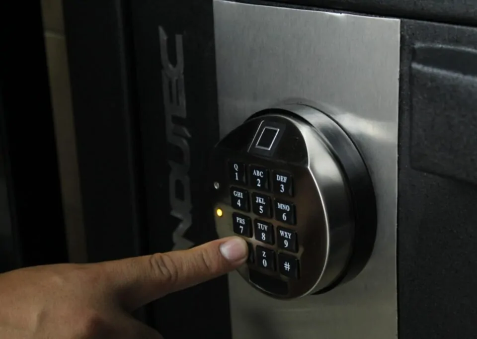 Como asegurar mantenimiento adecuado de una caja fuerte 960x682 - ¿Cómo asegurar el mantenimiento adecuado de una caja fuerte?