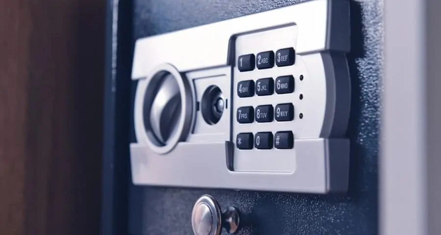 Que empresas ofrecen servicio apertura de cajas fuertes en Barcelona 900x480 - ¿Qué empresas ofrecen servicio de apertura de cajas fuertes en Barcelona?
