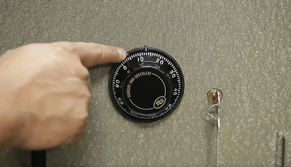 Que servicio de cerrajeria ofrece la apertura mas segura de cajas fuertes 960x550 - ¿Qué servicio de cerrajería ofrece la apertura más segura de cajas fuertes?