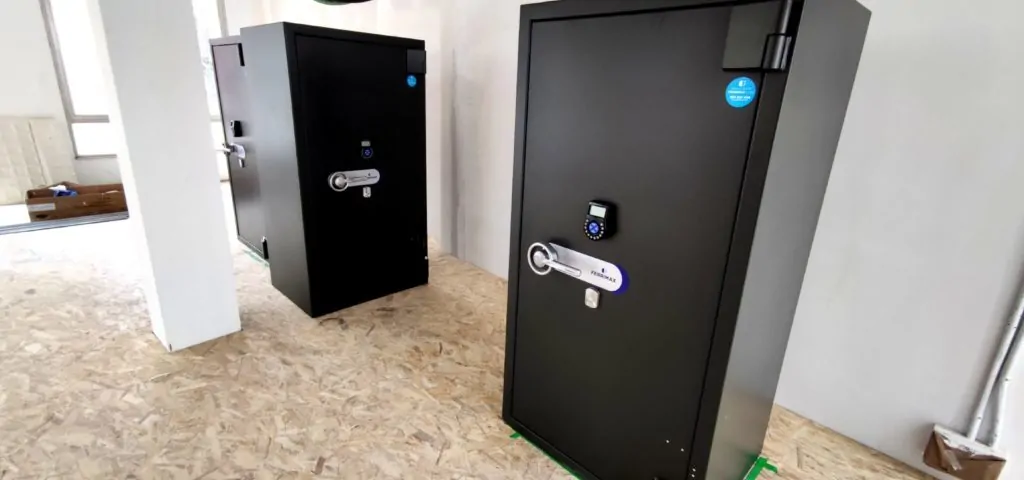 Servicios de Reparacion de Cajas Fuertes en Barcelona 1024x480 - Servicios de Reparación de Cajas Fuertes en Barcelona: ¿Cuáles Son los Más Recomendados?